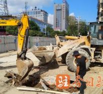 屌插屄视频高温下的坚守｜道路建设者用汗水铺就畅通路